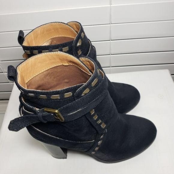 Qupid Black Round Closed Toe Studded Booties - Picture 3 of 11